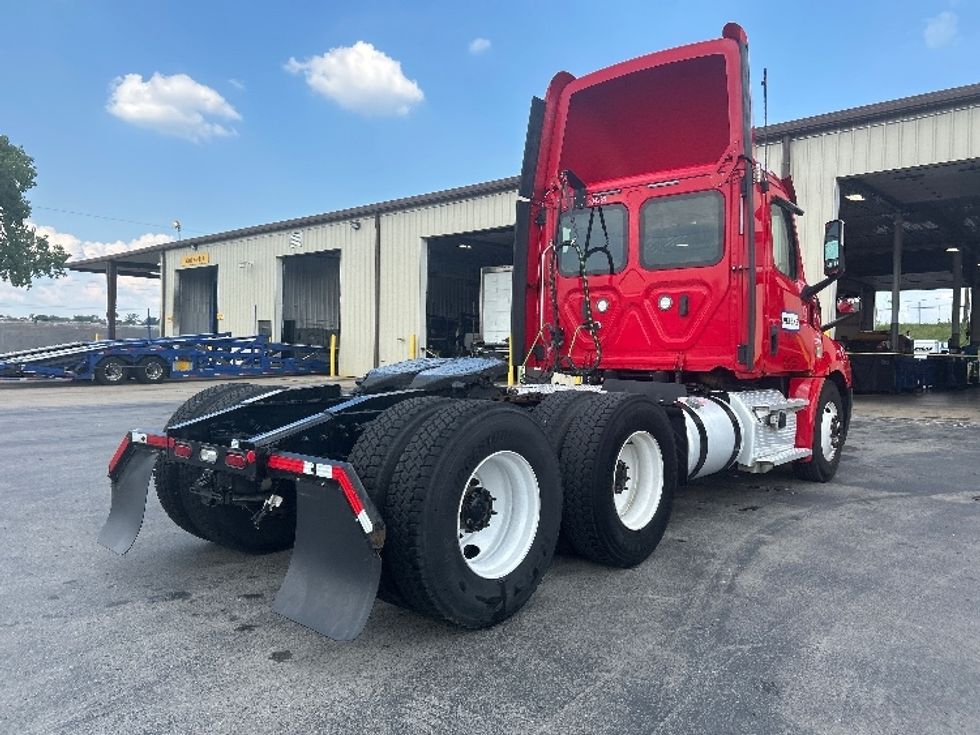 Day Cab Tractor-Heavy Duty Tractors-Freightliner-2020-T12664ST-Nashville (Mount Juliet)-TN-208,928\n\t\tmiles-$ 62,500 - Image 7