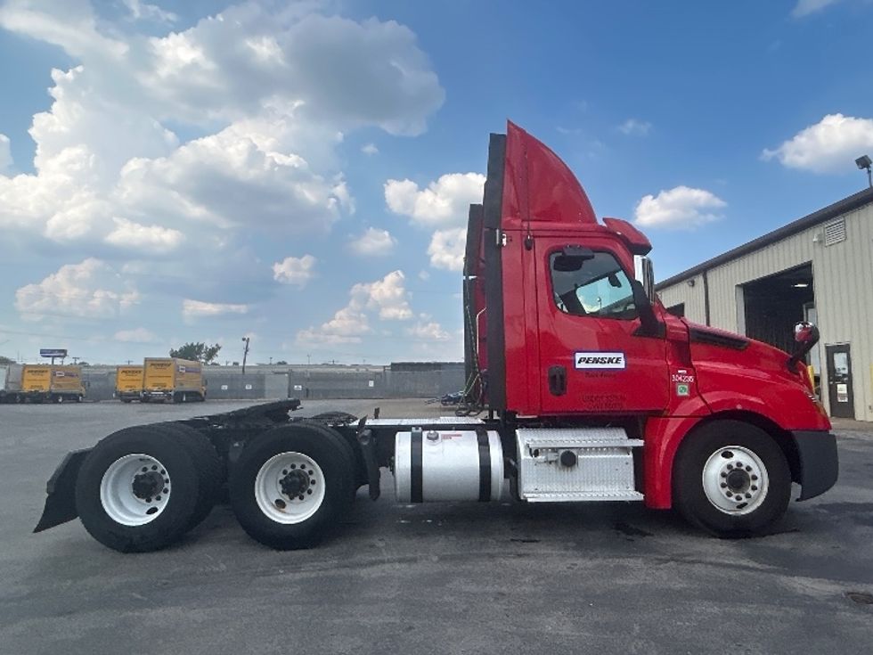 Day Cab Tractor-Heavy Duty Tractors-Freightliner-2020-T12664ST-Nashville (Mount Juliet)-TN-208,928\n\t\tmiles-$ 62,500 - Image 8