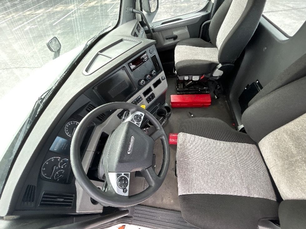 Day Cab Tractor-Heavy Duty Tractors-Freightliner-2020-T12664ST-Nashville (Mount Juliet)-TN-233,038\n\t\tmiles-$ 63,000 - Image 10