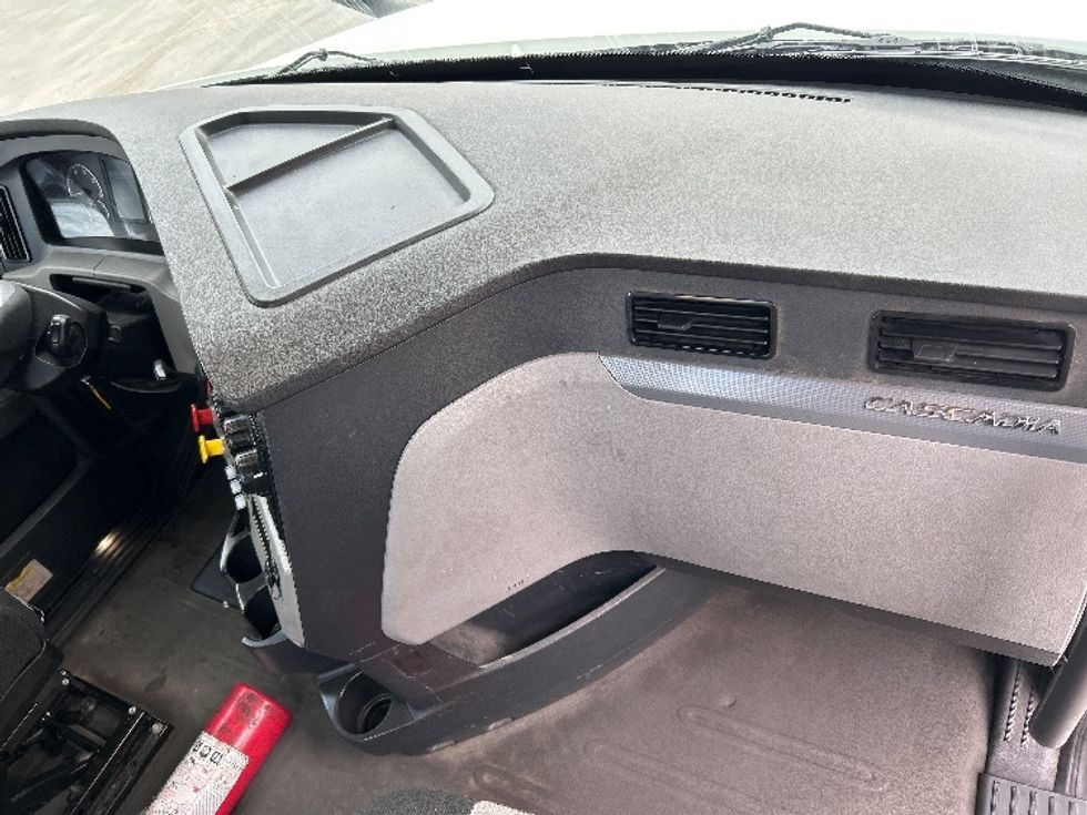 Day Cab Tractor-Heavy Duty Tractors-Freightliner-2020-T12664ST-Nashville (Mount Juliet)-TN-233,038\n\t\tmiles-$ 63,000 - Image 13