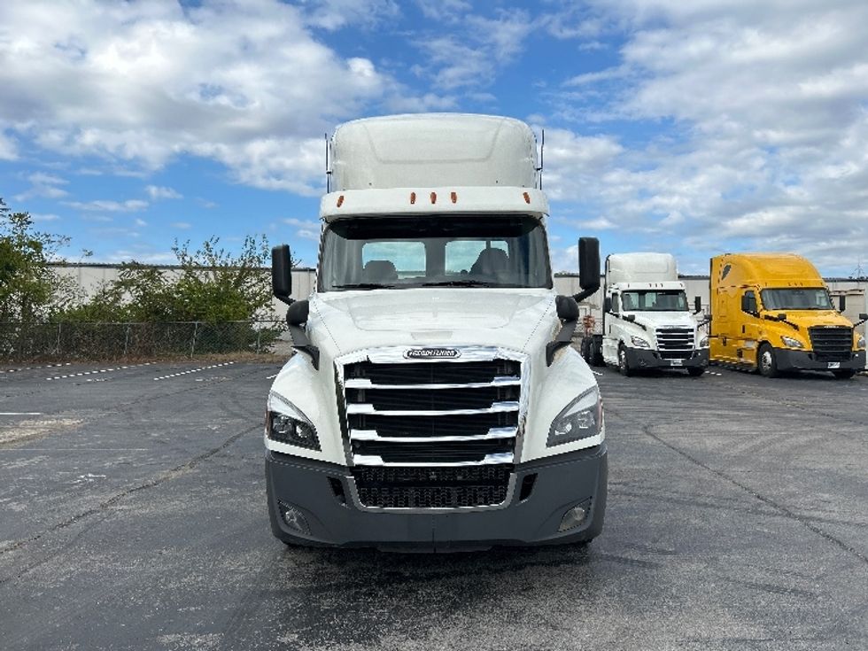 Day Cab Tractor-Heavy Duty Tractors-Freightliner-2020-T12664ST-Nashville (Mount Juliet)-TN-233,038\n\t\tmiles-$ 63,000 - Image 2