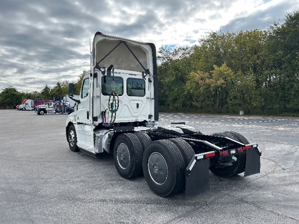 Day Cab Tractor-Heavy Duty Tractors-Freightliner-2020-T12664ST-Nashville (Mount Juliet)-TN-233,038\n\t\tmiles-$ 63,000 - Image 5