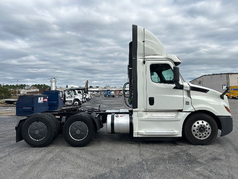 Day Cab Tractor-Heavy Duty Tractors-Freightliner-2020-T12664ST-Nashville (Mount Juliet)-TN-233,038\n\t\tmiles-$ 63,000 - Image 8