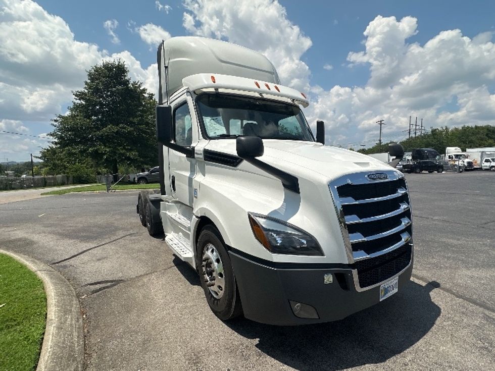 Day Cab Tractor-Heavy Duty Tractors-Freightliner-2020-T12664ST-Nashville (Mount Juliet)-TN-239,776\n\t\tmiles-$ 65,500 - Image 1