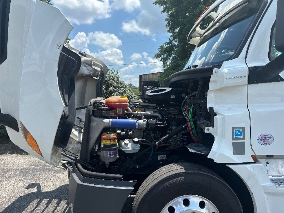 Day Cab Tractor-Heavy Duty Tractors-Freightliner-2020-T12664ST-Nashville (Mount Juliet)-TN-239,776\n\t\tmiles-$ 65,500 - Image 16