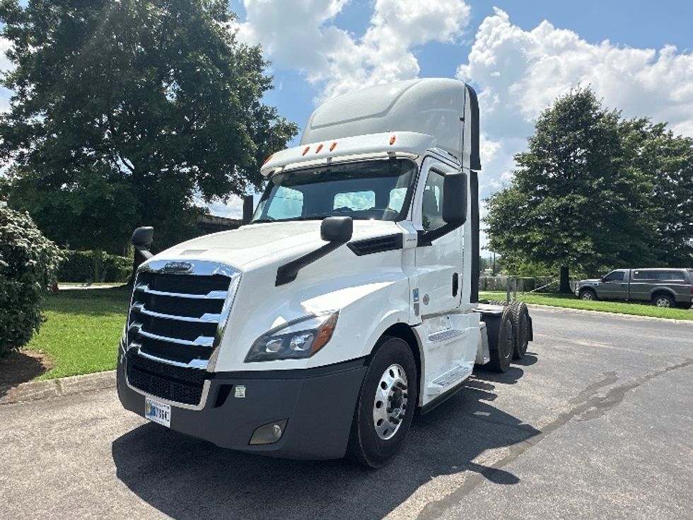 Day Cab Tractor-Heavy Duty Tractors-Freightliner-2020-T12664ST-Nashville (Mount Juliet)-TN-239,776\n\t\tmiles-$ 65,500 - Image 3