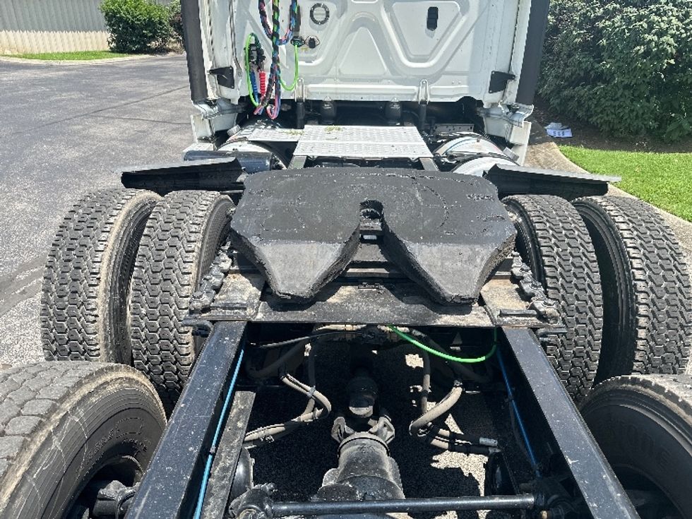 Day Cab Tractor-Heavy Duty Tractors-Freightliner-2020-T12664ST-Nashville (Mount Juliet)-TN-239,776\n\t\tmiles-$ 65,500 - Image 6