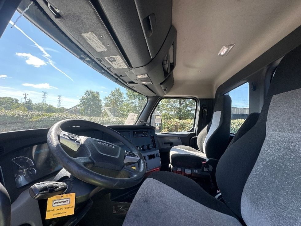 Day Cab Tractor-Heavy Duty Tractors-Freightliner-2020-T12664ST-Nashville (Mount Juliet)-TN-239,835\n\t\tmiles-$ 65,500 - Image 10