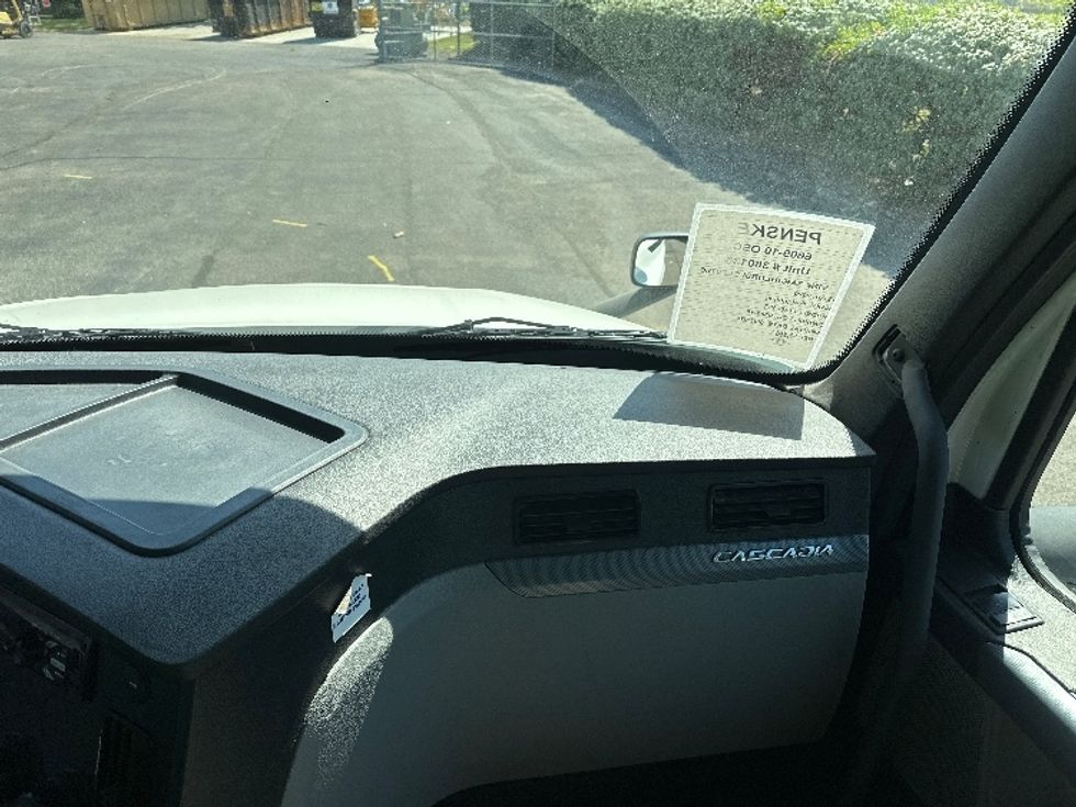 Day Cab Tractor-Heavy Duty Tractors-Freightliner-2020-T12664ST-Nashville (Mount Juliet)-TN-239,835\n\t\tmiles-$ 65,500 - Image 13