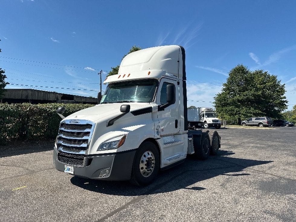 Day Cab Tractor-Heavy Duty Tractors-Freightliner-2020-T12664ST-Nashville (Mount Juliet)-TN-239,835\n\t\tmiles-$ 65,500 - Image 3
