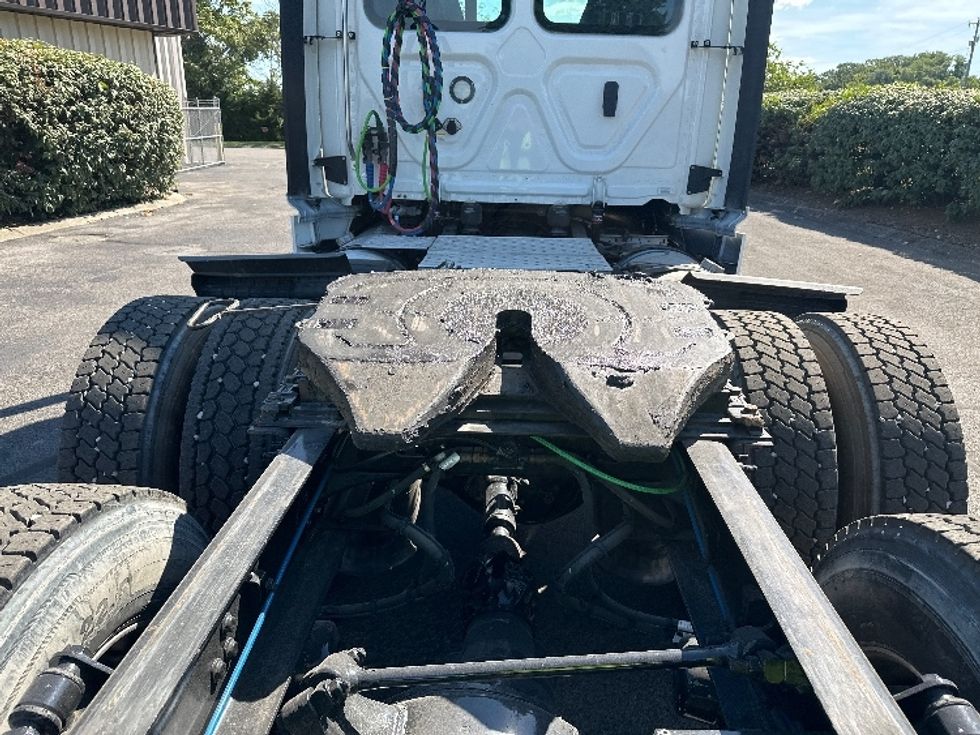 Day Cab Tractor-Heavy Duty Tractors-Freightliner-2020-T12664ST-Nashville (Mount Juliet)-TN-239,835\n\t\tmiles-$ 65,500 - Image 6