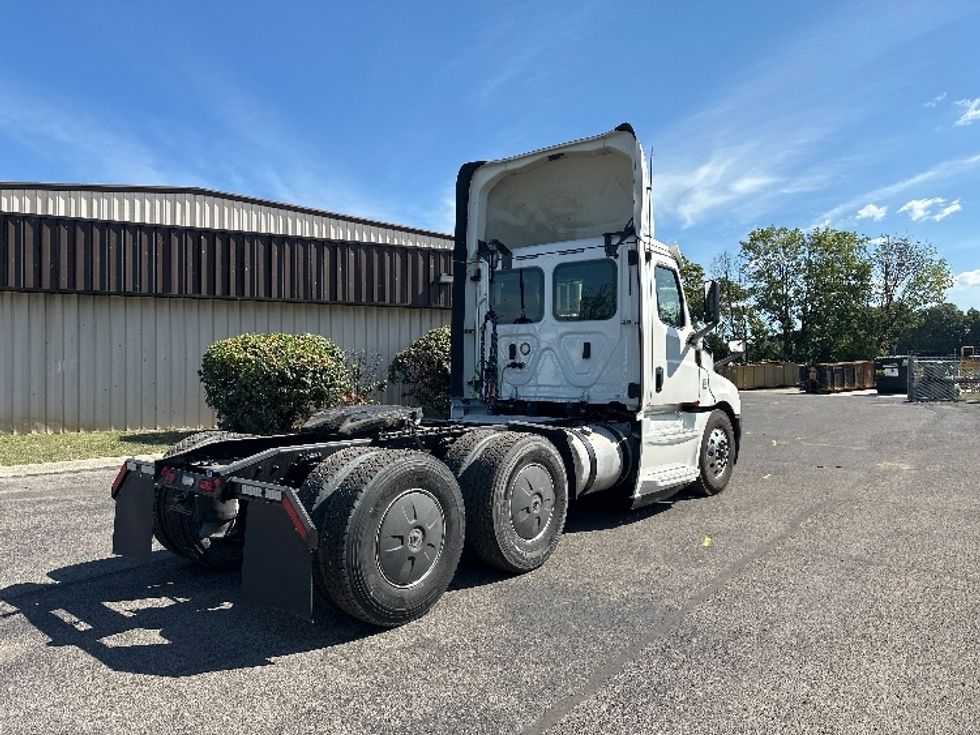 Day Cab Tractor-Heavy Duty Tractors-Freightliner-2020-T12664ST-Nashville (Mount Juliet)-TN-239,835\n\t\tmiles-$ 65,500 - Image 7