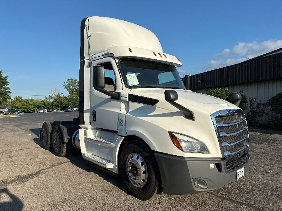 Day Cab Tractor-Heavy Duty Tractors-Freightliner-2020-T12664ST-Nashville (Mount Juliet)-TN-242,729\n\t\tmiles-$ 65,000 - Image 1