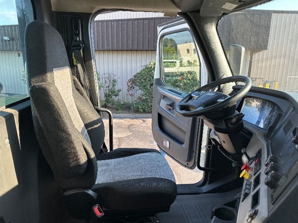 Day Cab Tractor-Heavy Duty Tractors-Freightliner-2020-T12664ST-Nashville (Mount Juliet)-TN-242,729\n\t\tmiles-$ 65,000 - Image 14
