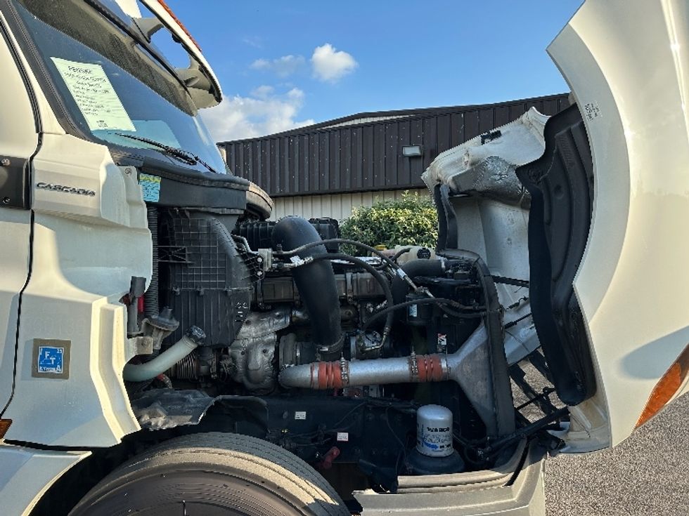 Day Cab Tractor-Heavy Duty Tractors-Freightliner-2020-T12664ST-Nashville (Mount Juliet)-TN-242,729\n\t\tmiles-$ 65,000 - Image 15