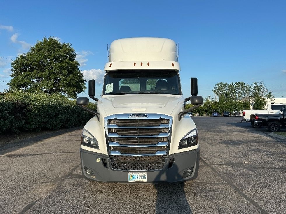 Day Cab Tractor-Heavy Duty Tractors-Freightliner-2020-T12664ST-Nashville (Mount Juliet)-TN-242,729\n\t\tmiles-$ 65,000 - Image 2