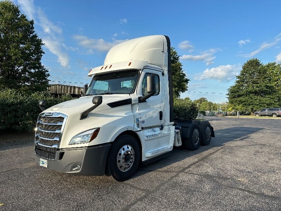 Day Cab Tractor-Heavy Duty Tractors-Freightliner-2020-T12664ST-Nashville (Mount Juliet)-TN-242,729\n\t\tmiles-$ 65,000 - Image 3
