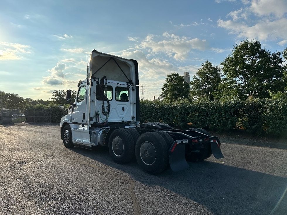 Day Cab Tractor-Heavy Duty Tractors-Freightliner-2020-T12664ST-Nashville (Mount Juliet)-TN-242,729\n\t\tmiles-$ 65,000 - Image 5