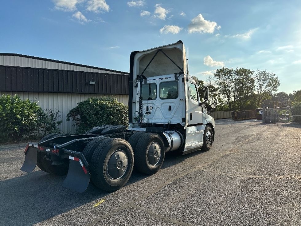 Day Cab Tractor-Heavy Duty Tractors-Freightliner-2020-T12664ST-Nashville (Mount Juliet)-TN-242,729\n\t\tmiles-$ 65,000 - Image 7
