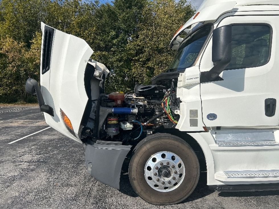 Day Cab Tractor-Heavy Duty Tractors-Freightliner-2020-T12664ST-Nashville (Mount Juliet)-TN-257,668\n\t\tmiles-$ 61,000 - Image 16