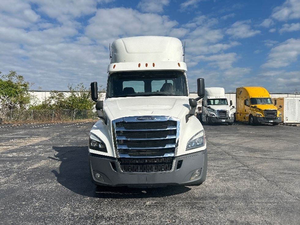 Day Cab Tractor-Heavy Duty Tractors-Freightliner-2020-T12664ST-Nashville (Mount Juliet)-TN-257,668\n\t\tmiles-$ 61,000 - Image 2