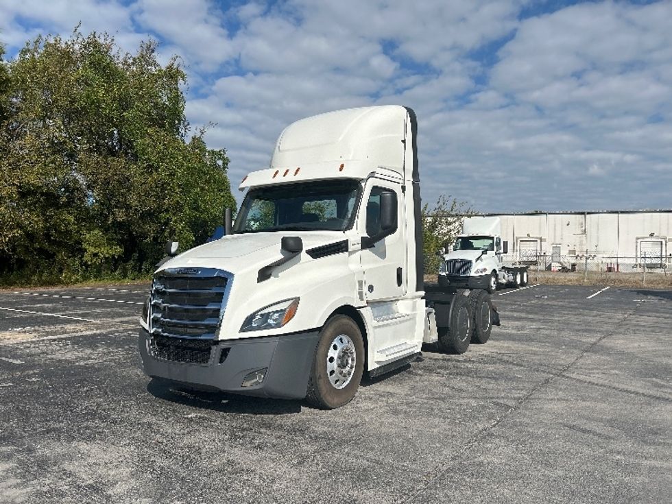 Day Cab Tractor-Heavy Duty Tractors-Freightliner-2020-T12664ST-Nashville (Mount Juliet)-TN-257,668\n\t\tmiles-$ 61,000 - Image 3