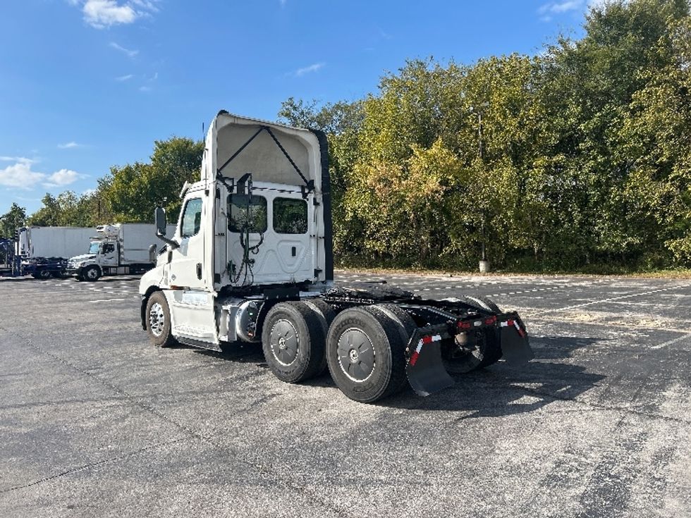 Day Cab Tractor-Heavy Duty Tractors-Freightliner-2020-T12664ST-Nashville (Mount Juliet)-TN-257,668\n\t\tmiles-$ 61,000 - Image 5