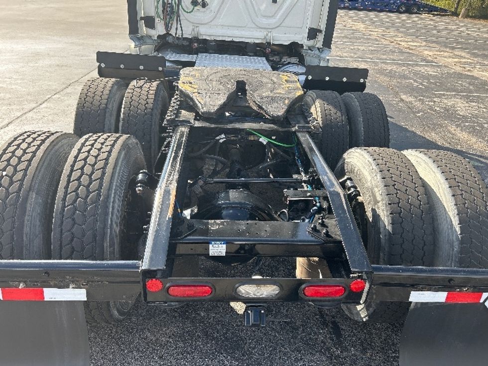 Day Cab Tractor-Heavy Duty Tractors-Freightliner-2020-T12664ST-Nashville (Mount Juliet)-TN-257,668\n\t\tmiles-$ 61,000 - Image 6