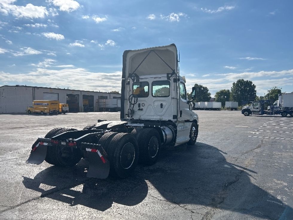 Day Cab Tractor-Heavy Duty Tractors-Freightliner-2020-T12664ST-Nashville (Mount Juliet)-TN-257,668\n\t\tmiles-$ 61,000 - Image 7