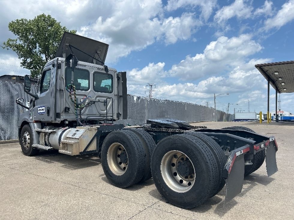 Day Cab Tractor-Heavy Duty Tractors-Freightliner-2020-T12664ST-Nashville (Mount Juliet)-TN-300,414\n\t\tmiles-$ 57,000 - Image 5