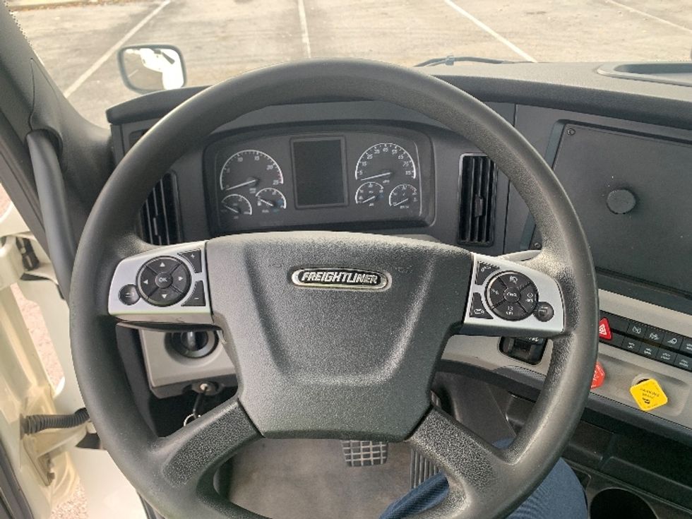 Day Cab Tractor-Heavy Duty Tractors-Freightliner-2020-T12664ST-Nashville (Mount Juliet)-TN-352,178\n\t\tmiles-$ 54,750 - Image 11