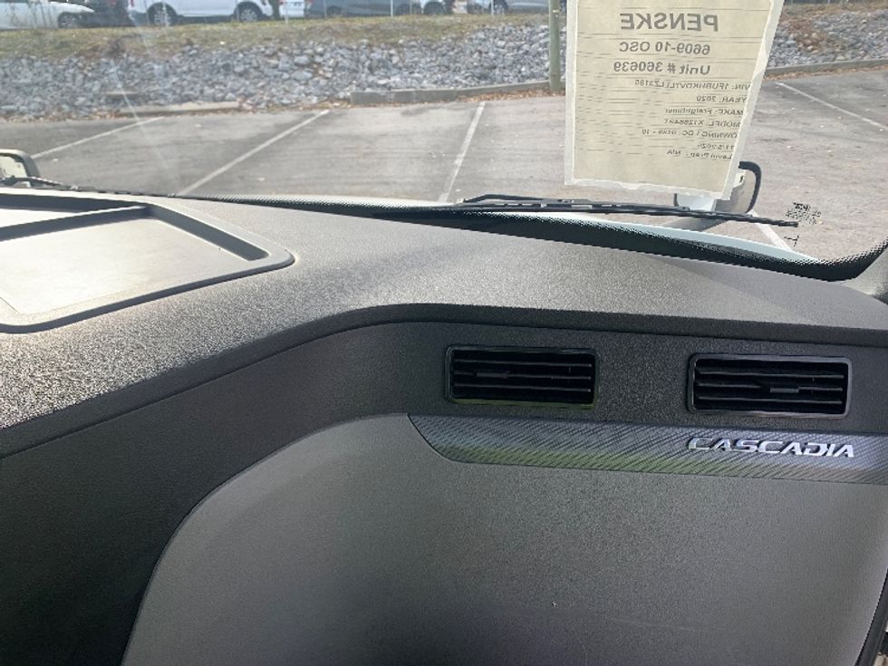 Day Cab Tractor-Heavy Duty Tractors-Freightliner-2020-T12664ST-Nashville (Mount Juliet)-TN-352,178\n\t\tmiles-$ 54,750 - Image 13