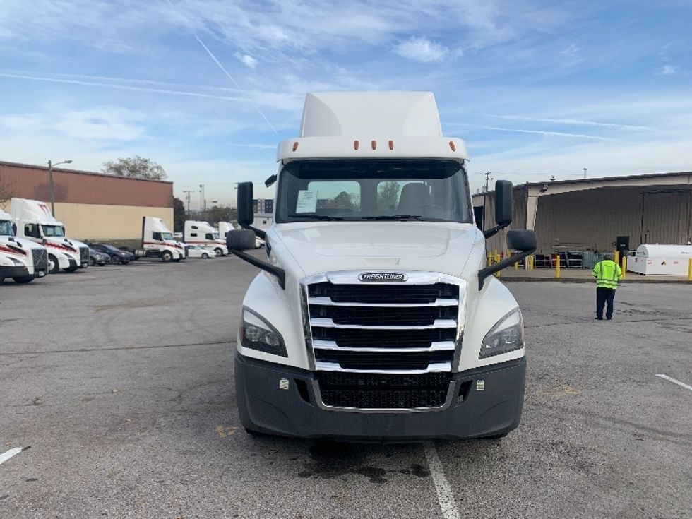 Day Cab Tractor-Heavy Duty Tractors-Freightliner-2020-T12664ST-Nashville (Mount Juliet)-TN-352,178\n\t\tmiles-$ 54,750 - Image 2
