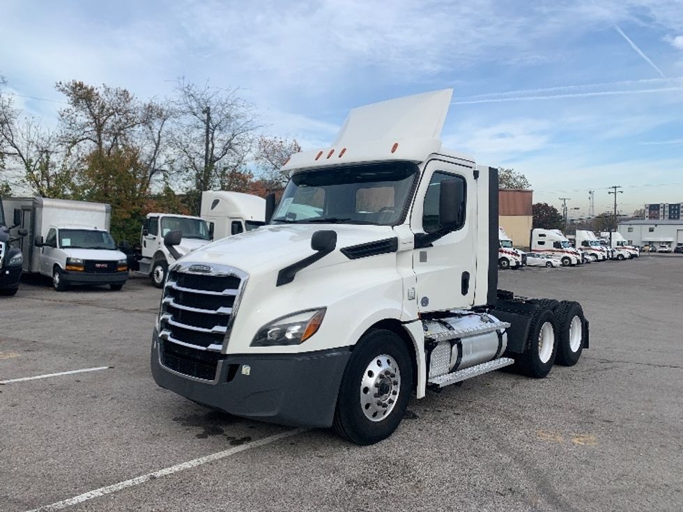 Day Cab Tractor-Heavy Duty Tractors-Freightliner-2020-T12664ST-Nashville (Mount Juliet)-TN-352,178\n\t\tmiles-$ 54,750 - Image 3