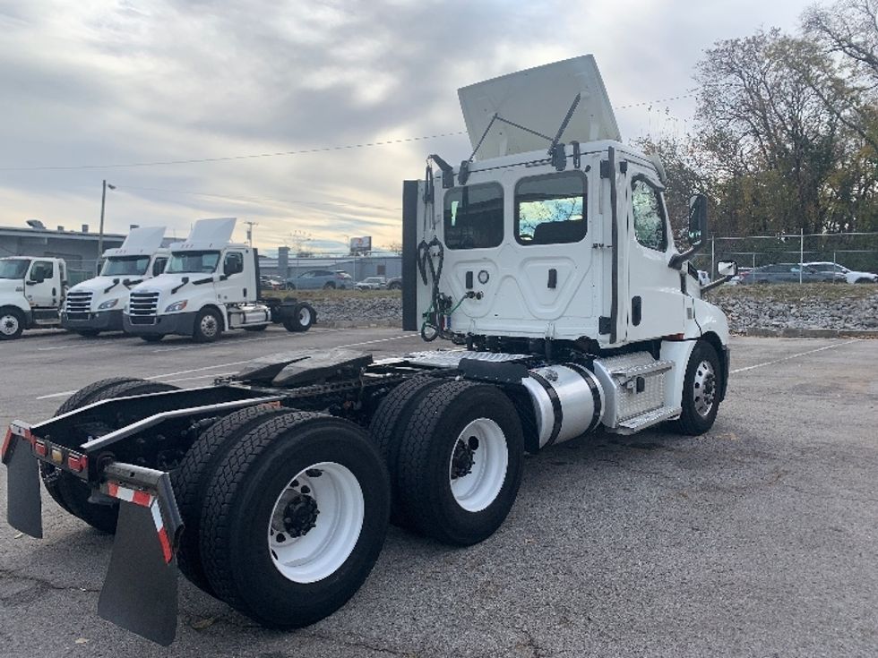 Day Cab Tractor-Heavy Duty Tractors-Freightliner-2020-T12664ST-Nashville (Mount Juliet)-TN-352,178\n\t\tmiles-$ 54,750 - Image 7