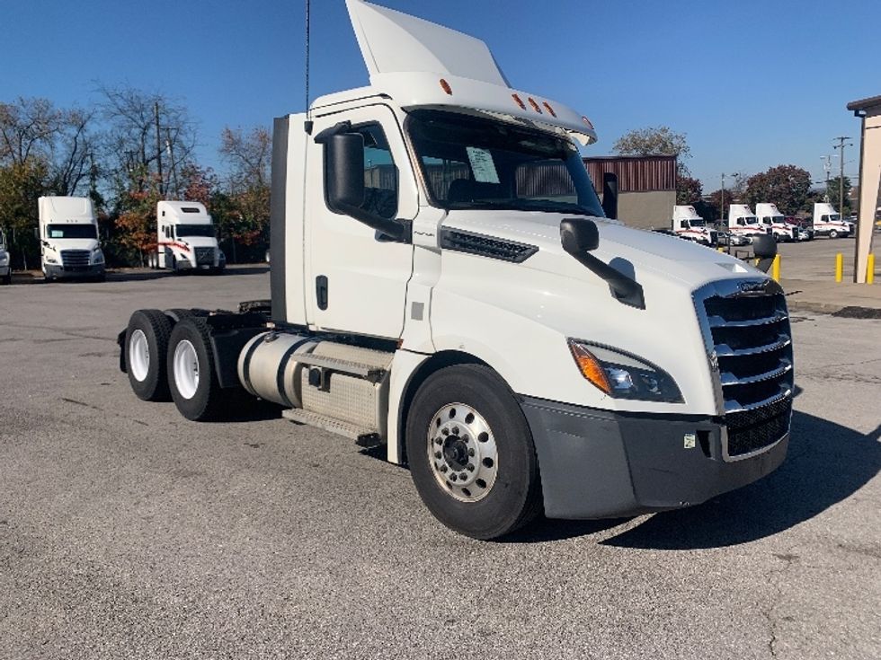 Day Cab Tractor-Heavy Duty Tractors-Freightliner-2020-T12664ST-Nashville (Mount Juliet)-TN-355,695\n\t\tmiles-$ 54,500 - Image 1