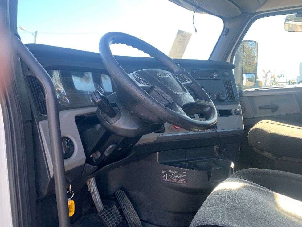 Day Cab Tractor-Heavy Duty Tractors-Freightliner-2020-T12664ST-Nashville (Mount Juliet)-TN-355,695\n\t\tmiles-$ 54,500 - Image 10