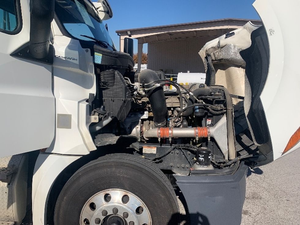 Day Cab Tractor-Heavy Duty Tractors-Freightliner-2020-T12664ST-Nashville (Mount Juliet)-TN-355,695\n\t\tmiles-$ 54,500 - Image 15