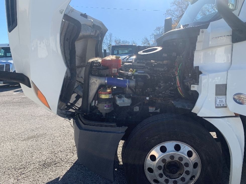 Day Cab Tractor-Heavy Duty Tractors-Freightliner-2020-T12664ST-Nashville (Mount Juliet)-TN-355,695\n\t\tmiles-$ 54,500 - Image 16