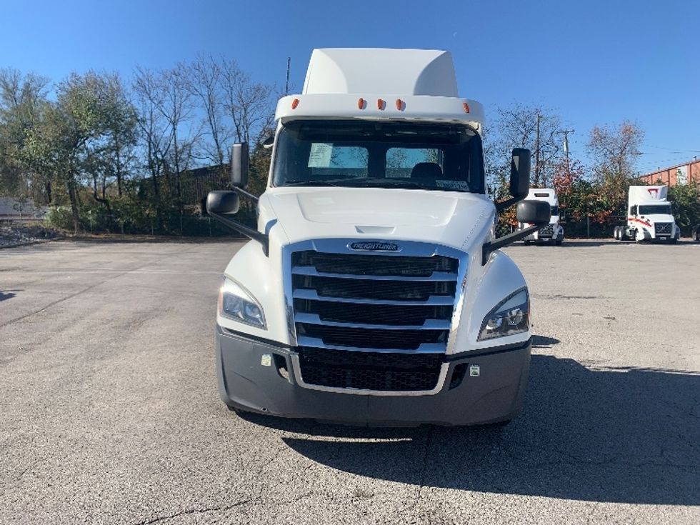 Day Cab Tractor-Heavy Duty Tractors-Freightliner-2020-T12664ST-Nashville (Mount Juliet)-TN-355,695\n\t\tmiles-$ 54,500 - Image 2