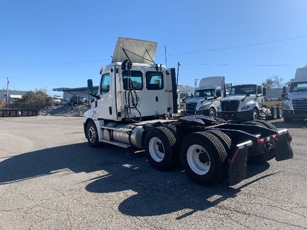 Day Cab Tractor-Heavy Duty Tractors-Freightliner-2020-T12664ST-Nashville (Mount Juliet)-TN-355,695\n\t\tmiles-$ 54,500 - Image 5