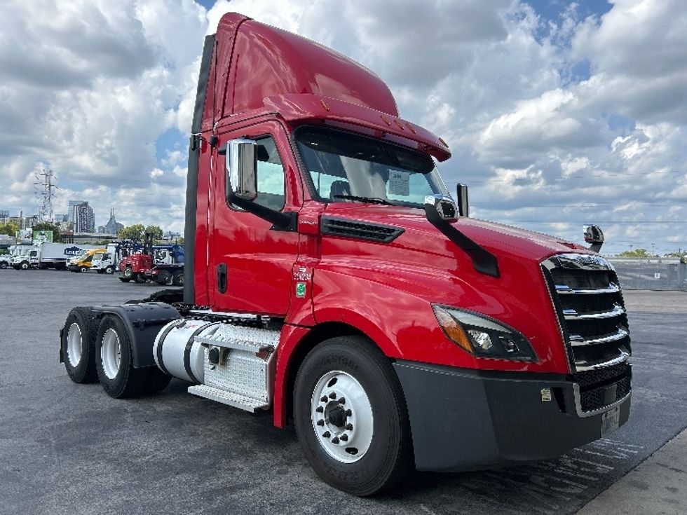 Day Cab Tractor-Heavy Duty Tractors-Freightliner-2020-T12664ST-Nashville (Mount Juliet)-TN-370,322\n\t\tmiles-$ 52,000 - Image 1