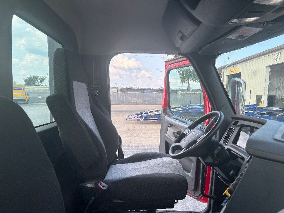 Day Cab Tractor-Heavy Duty Tractors-Freightliner-2020-T12664ST-Nashville (Mount Juliet)-TN-370,322\n\t\tmiles-$ 52,000 - Image 14