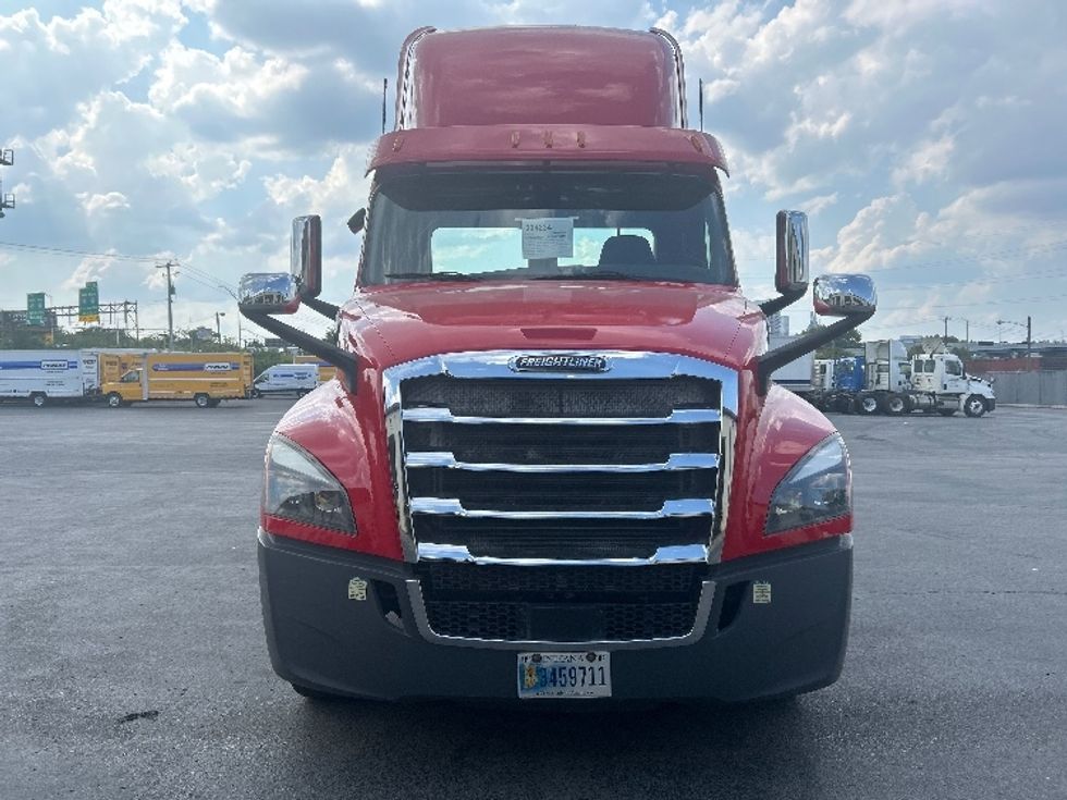 Day Cab Tractor-Heavy Duty Tractors-Freightliner-2020-T12664ST-Nashville (Mount Juliet)-TN-370,322\n\t\tmiles-$ 52,000 - Image 2