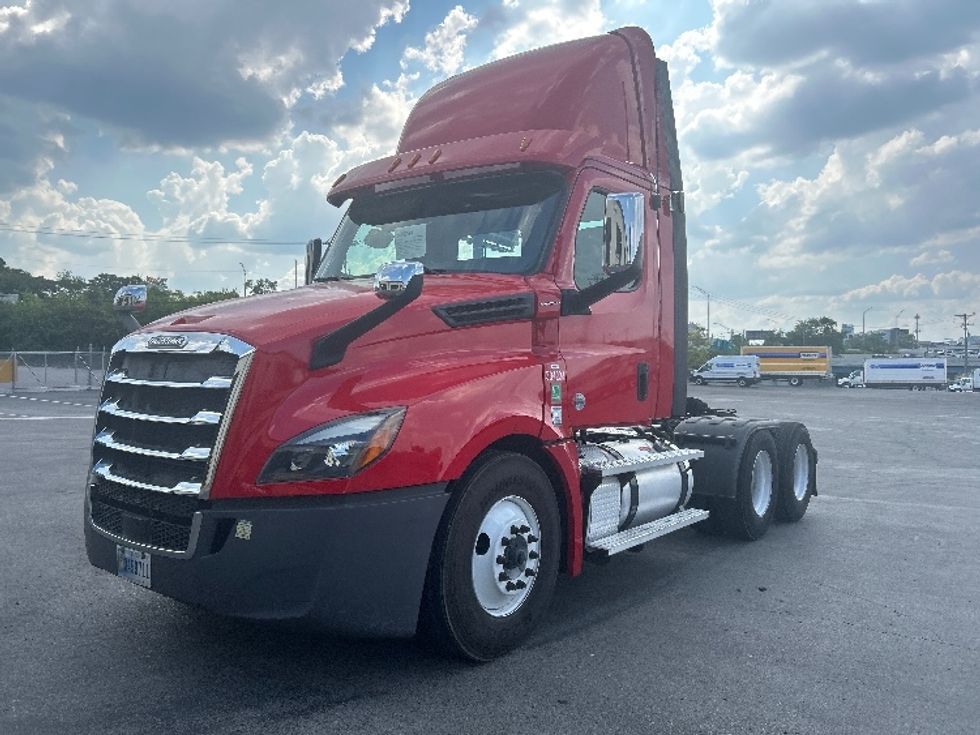 Day Cab Tractor-Heavy Duty Tractors-Freightliner-2020-T12664ST-Nashville (Mount Juliet)-TN-370,322\n\t\tmiles-$ 52,000 - Image 3