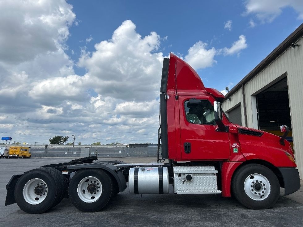 Day Cab Tractor-Heavy Duty Tractors-Freightliner-2020-T12664ST-Nashville (Mount Juliet)-TN-370,322\n\t\tmiles-$ 52,000 - Image 8