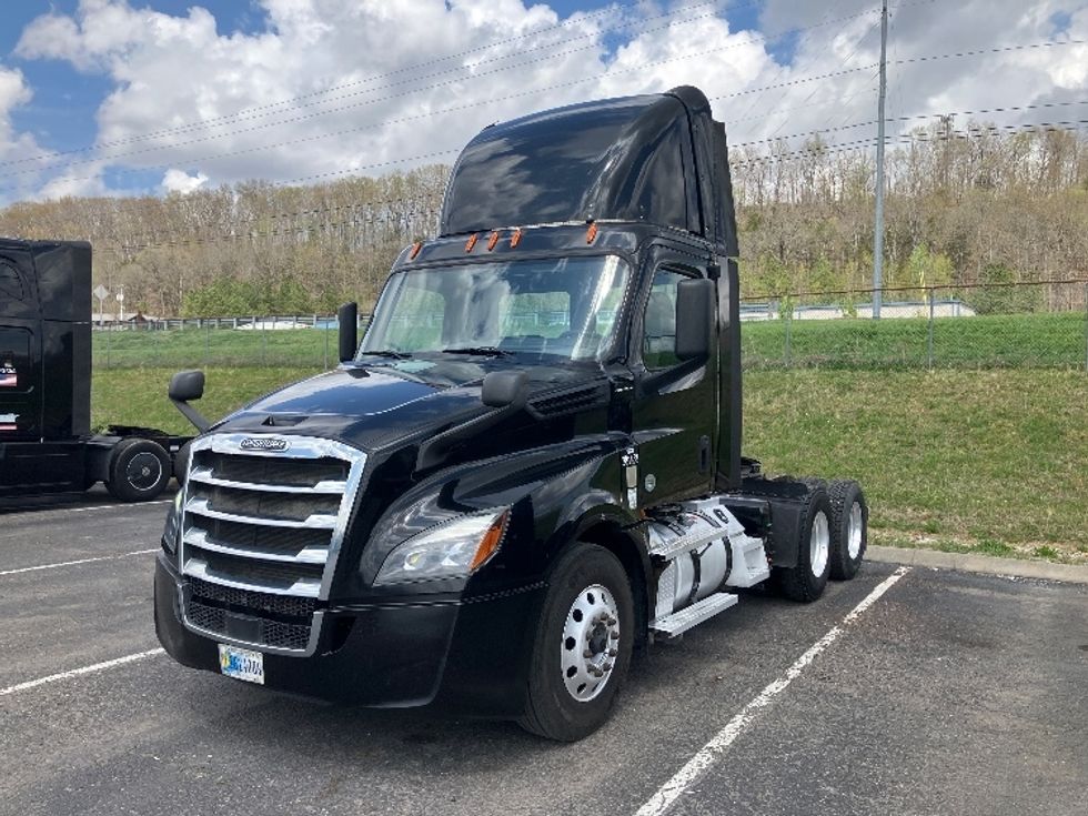 Day Cab Tractor-Heavy Duty Tractors-Freightliner-2020-T12664ST-Nashville (Mount Juliet)-TN-392,876\n\t\tmiles-$ 45,250 - Image 3