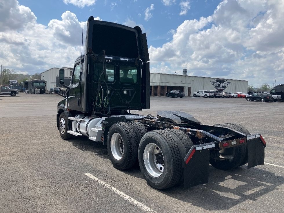 Day Cab Tractor-Heavy Duty Tractors-Freightliner-2020-T12664ST-Nashville (Mount Juliet)-TN-392,876\n\t\tmiles-$ 45,250 - Image 5