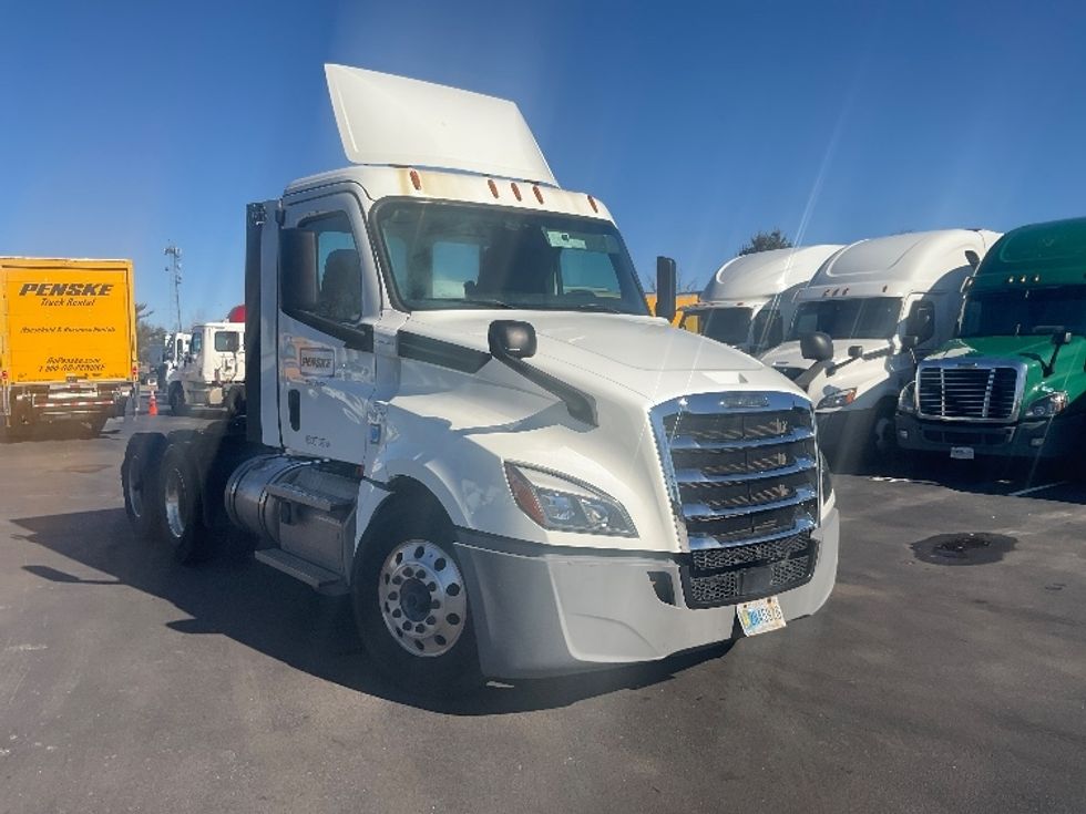 Day Cab Tractor-Heavy Duty Tractors-Freightliner-2020-T12664ST-New Castle-DE-237,195\n\t\tmiles-$ 63,250 - Image 1