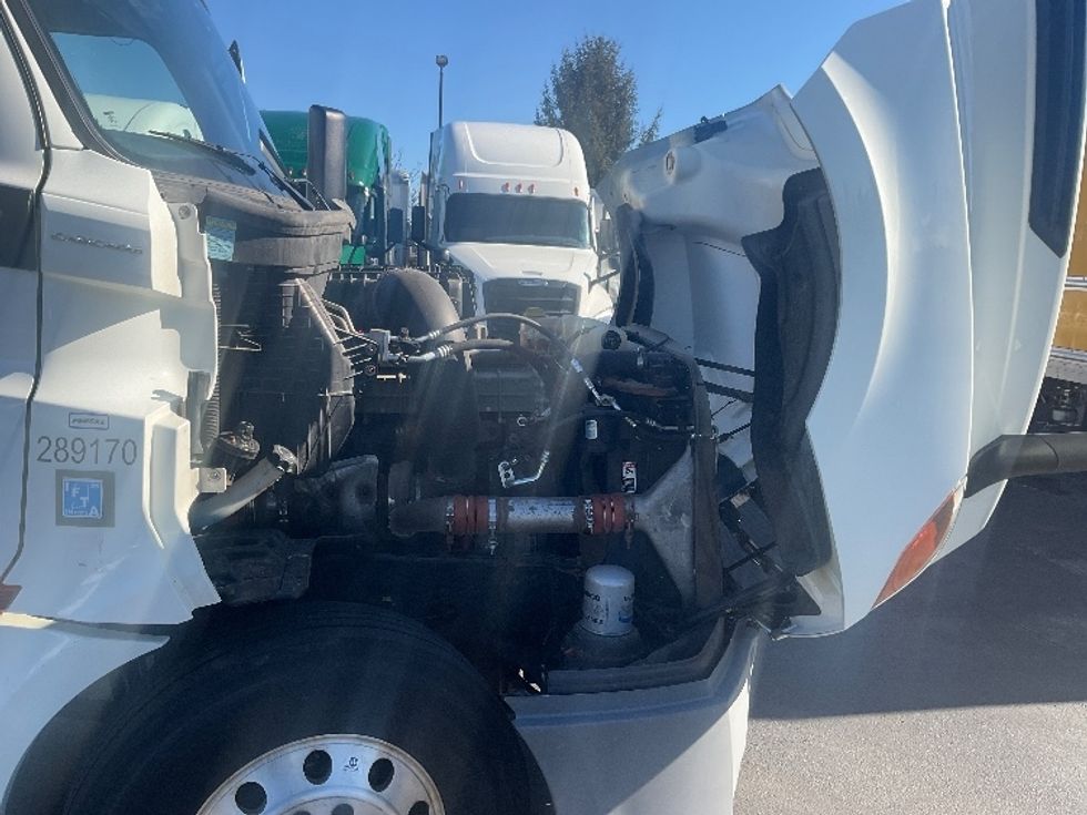 Day Cab Tractor-Heavy Duty Tractors-Freightliner-2020-T12664ST-New Castle-DE-237,195\n\t\tmiles-$ 63,250 - Image 15